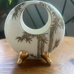 Beautiful H.S.K. Seattle Porcelain Footed Vase Made in Japan